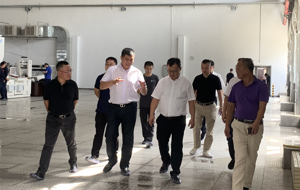 �����д��г�������һ���쵼 ݰ�پ۲��������ϿƼ���ҵ԰���е���